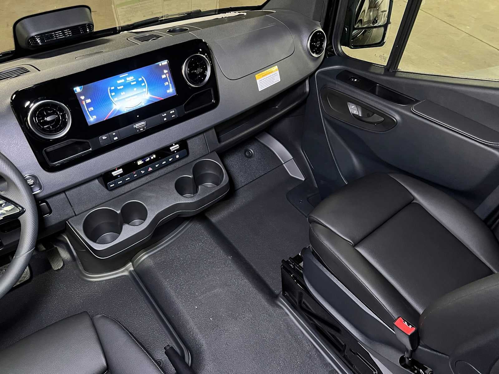 2025 Mercedes-Benz Sprinter 2500 Standard Roof I4 Diesel HO 144" RWD