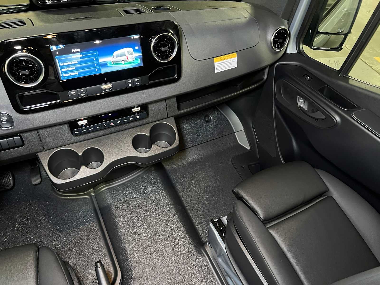 2025 Mercedes-Benz Sprinter 2500 Standard Roof I4 Diesel HO 144" RWD