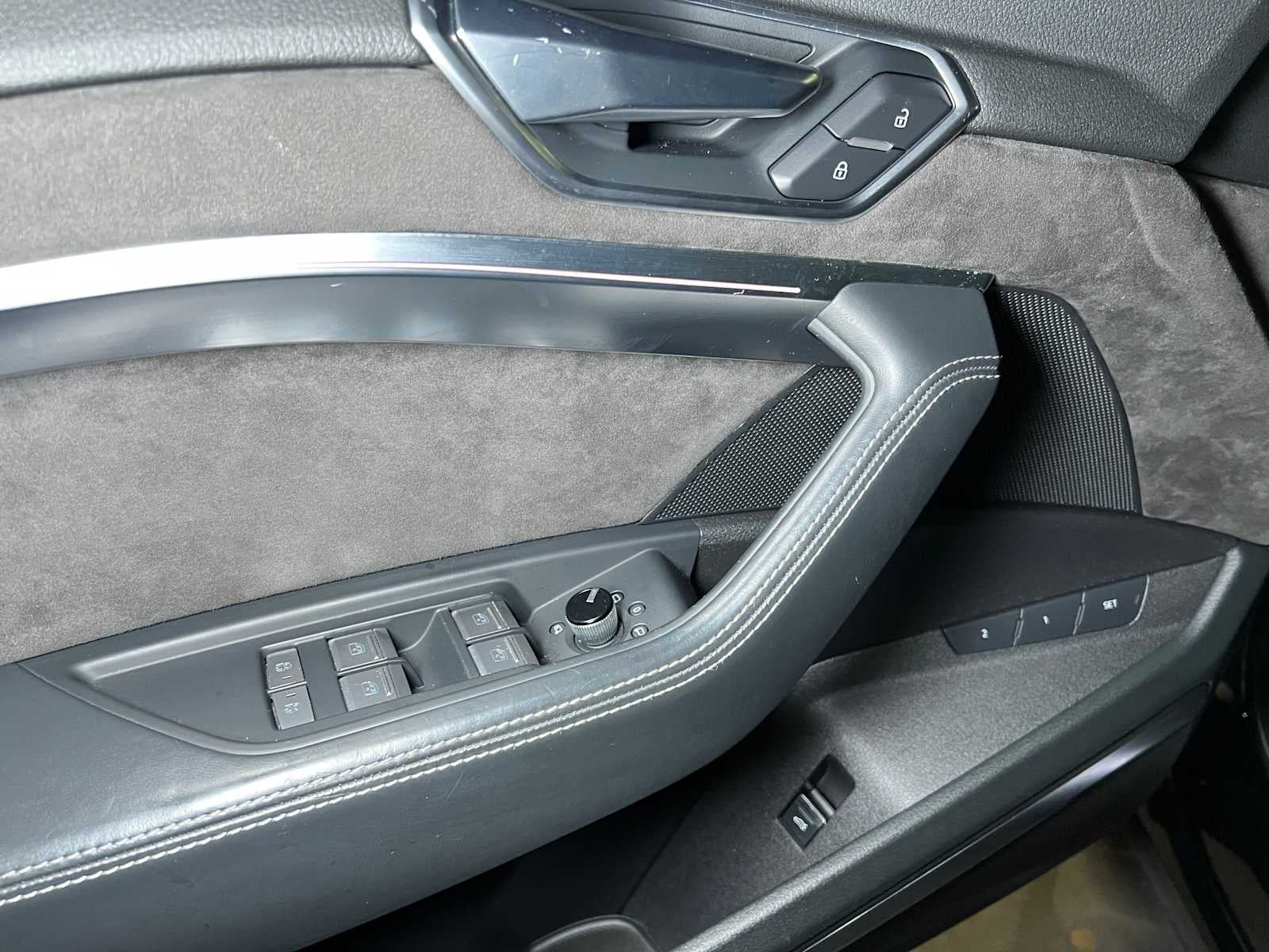 2019 Audi e-tron Prestige