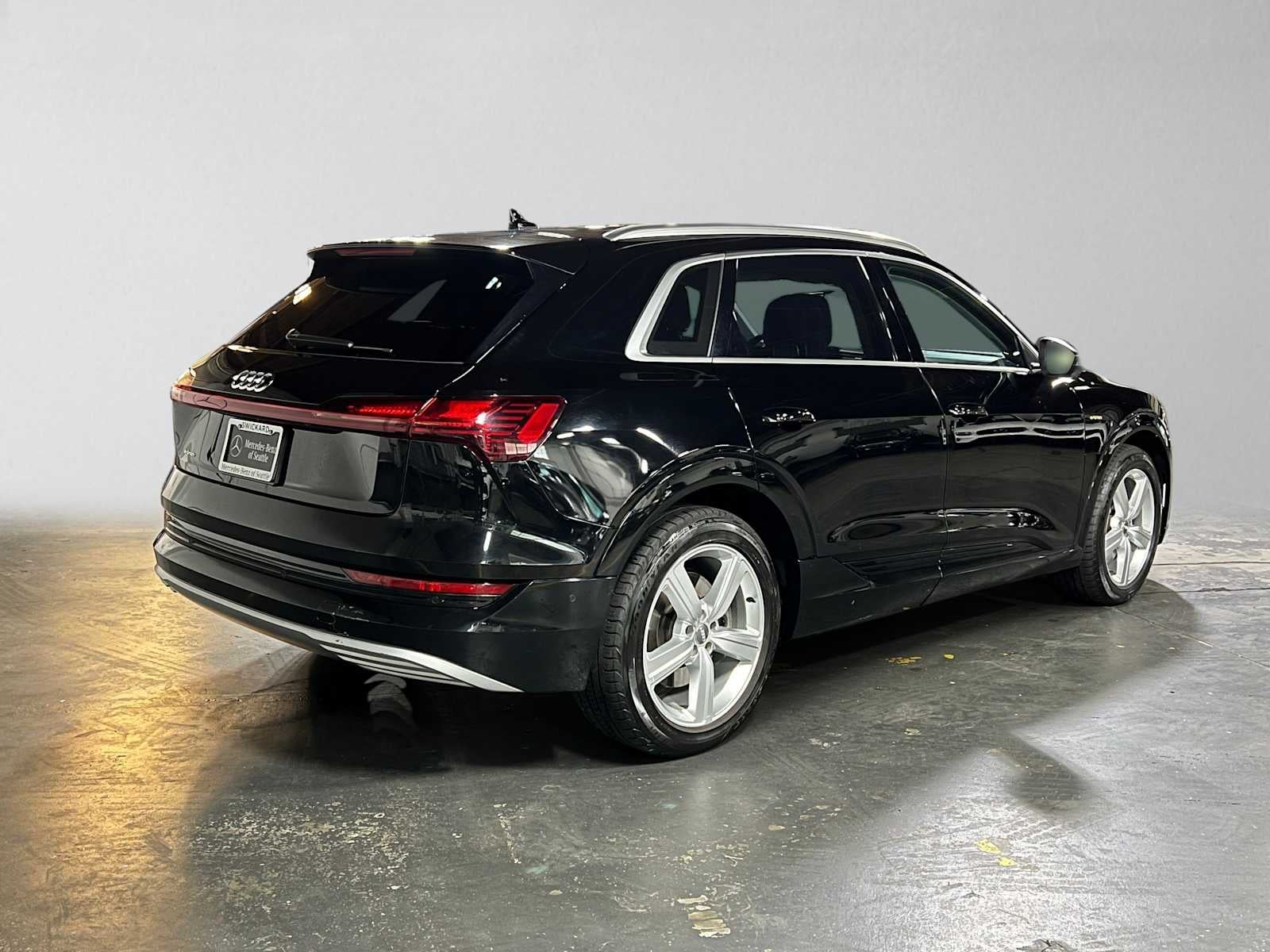 2019 Audi e-tron Prestige