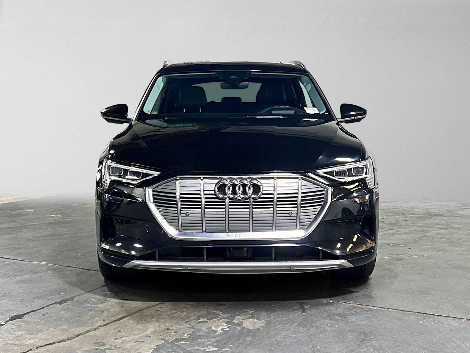 2019 Audi e-tron Prestige