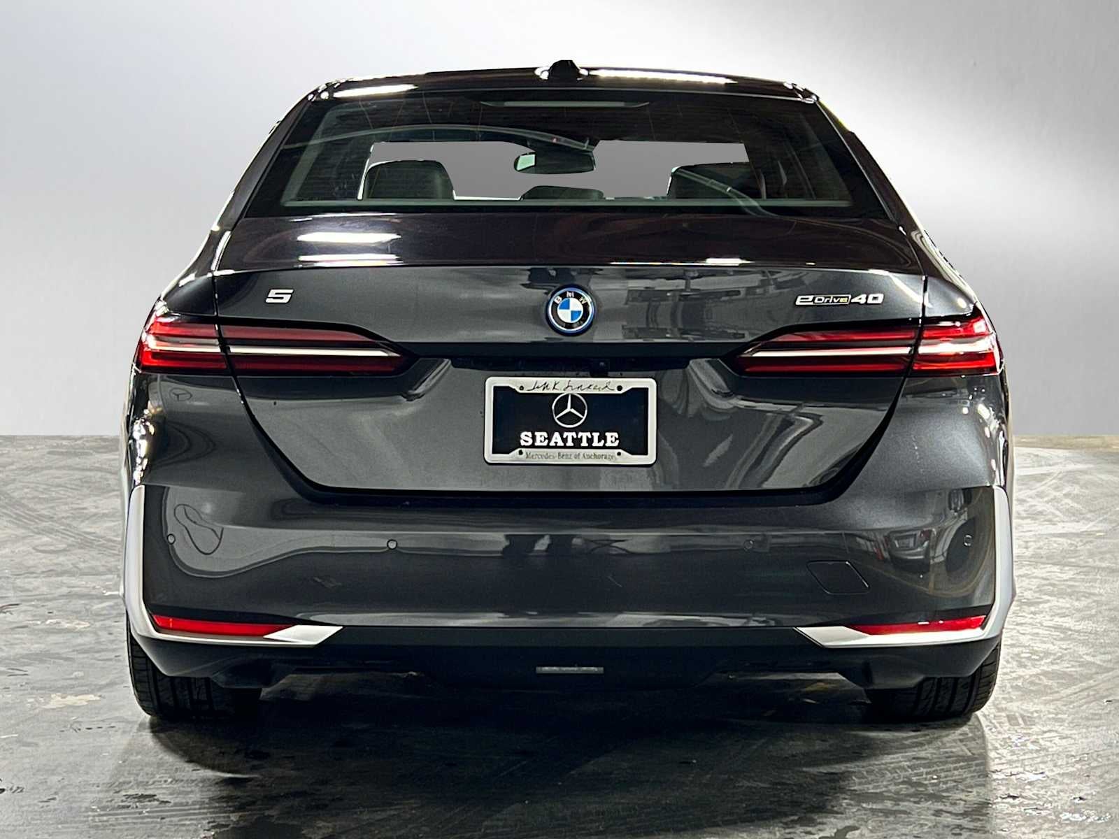 2025 BMW i5 eDrive40