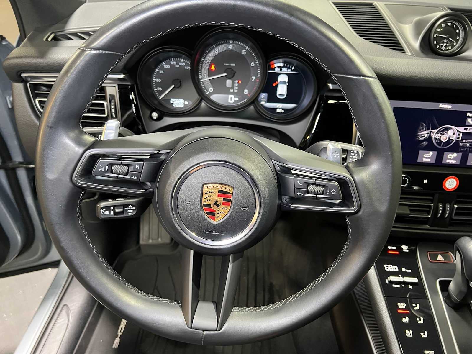 2022 Porsche Macan AWD