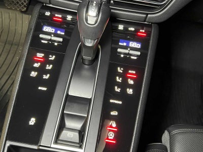 2022 Porsche Macan AWD
