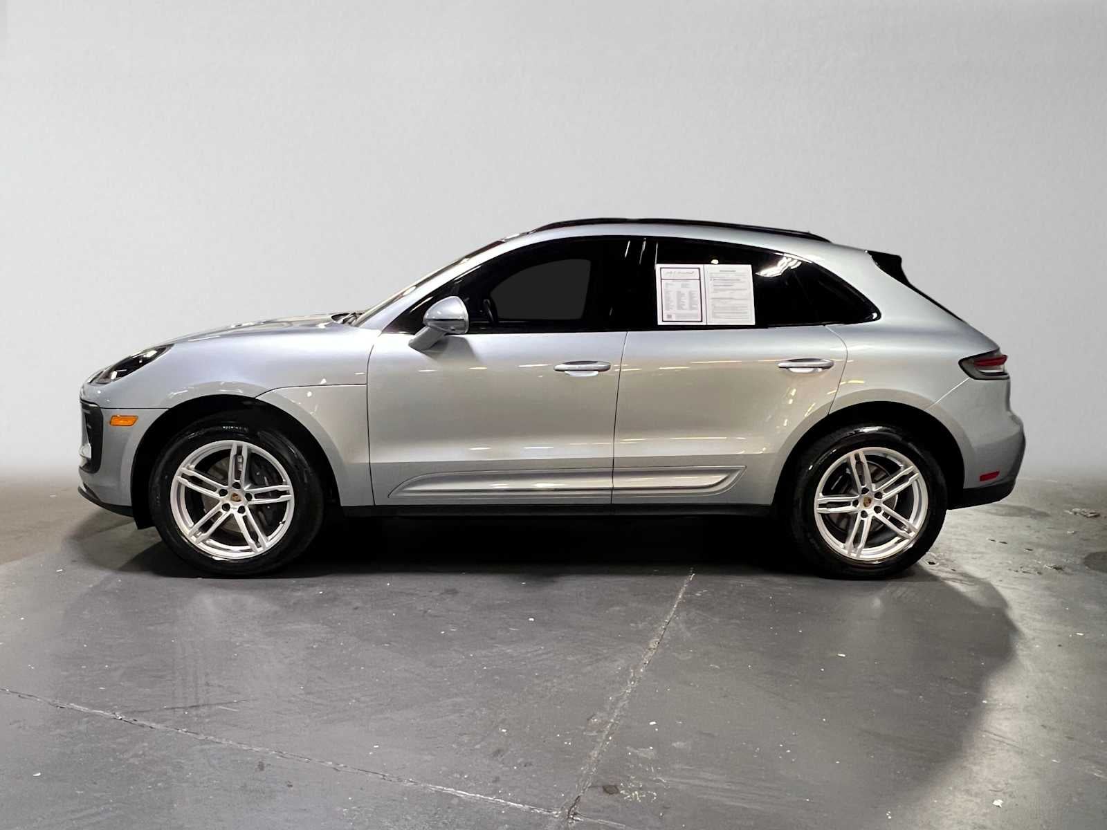 2022 Porsche Macan AWD