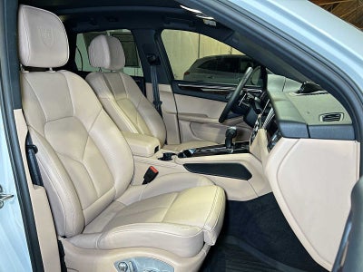 2025 Porsche Macan AWD