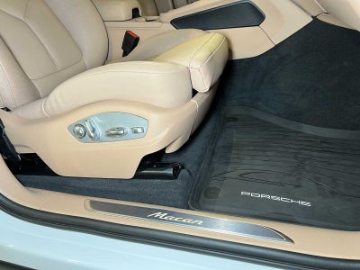 2025 Porsche Macan AWD
