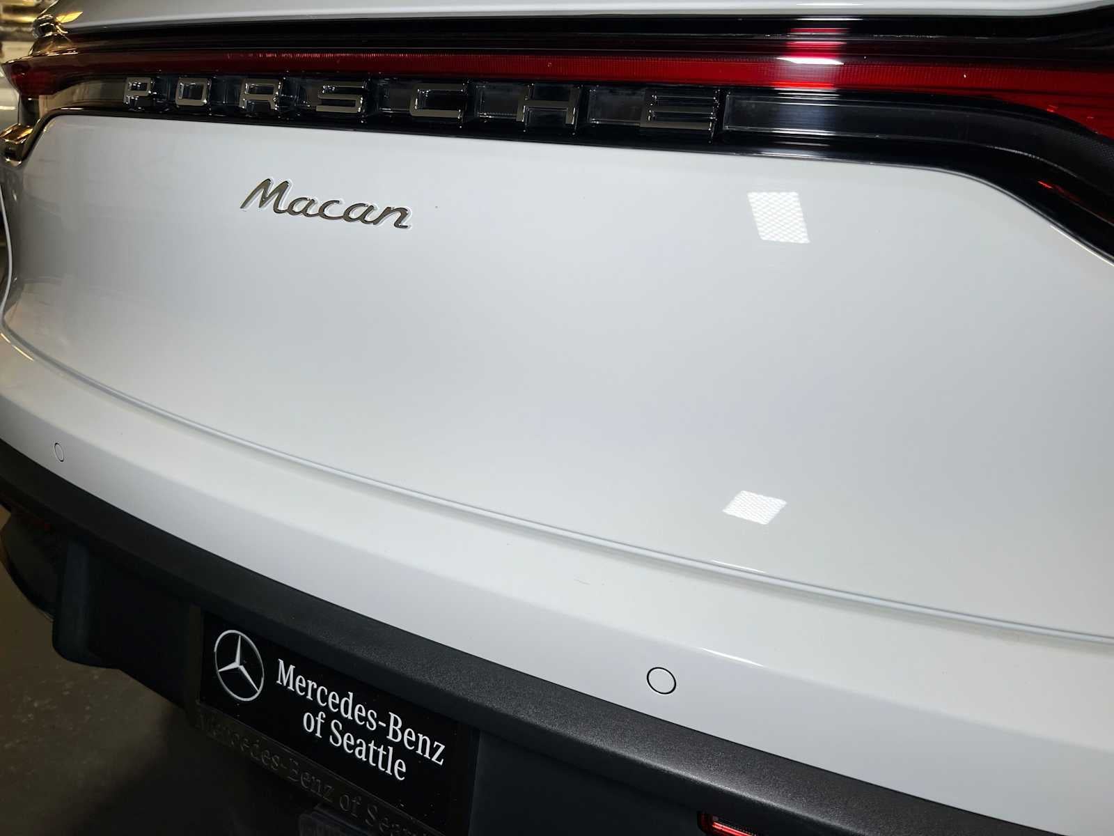 2025 Porsche Macan AWD
