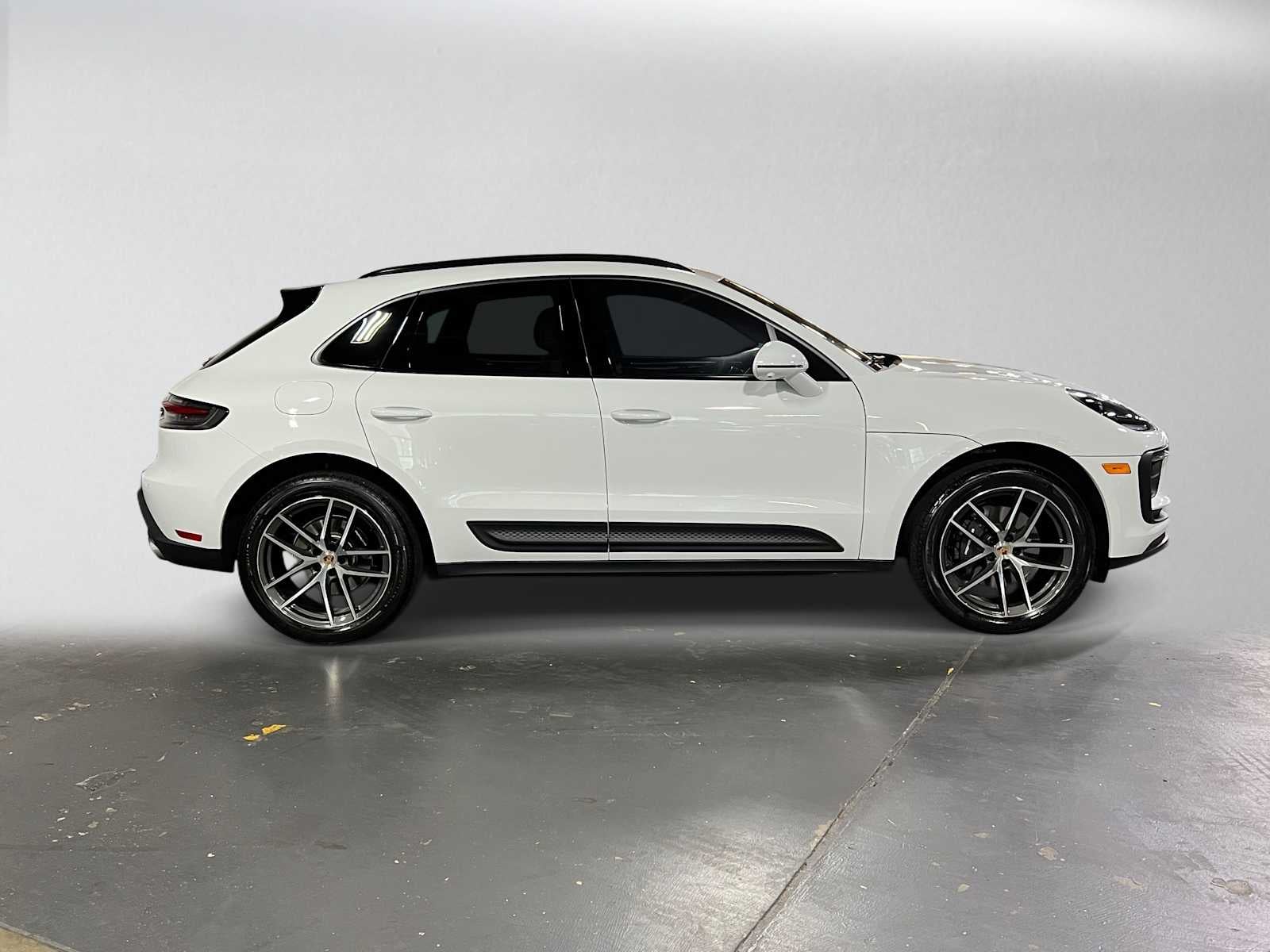 2025 Porsche Macan AWD
