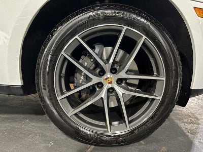 2025 Porsche Macan AWD