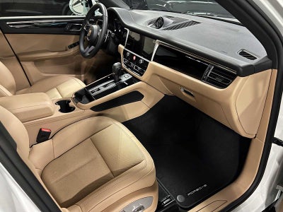 2025 Porsche Macan AWD