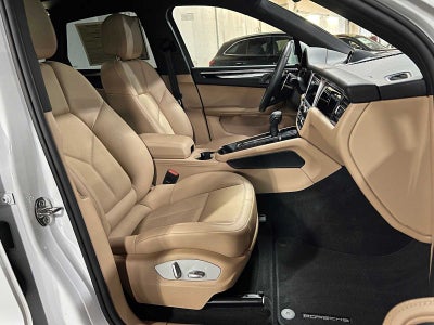 2025 Porsche Macan AWD