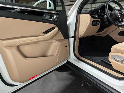 2025 Porsche Macan AWD