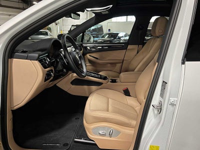 2025 Porsche Macan AWD