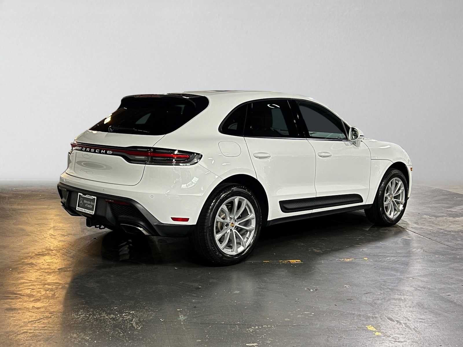 2025 Porsche Macan AWD