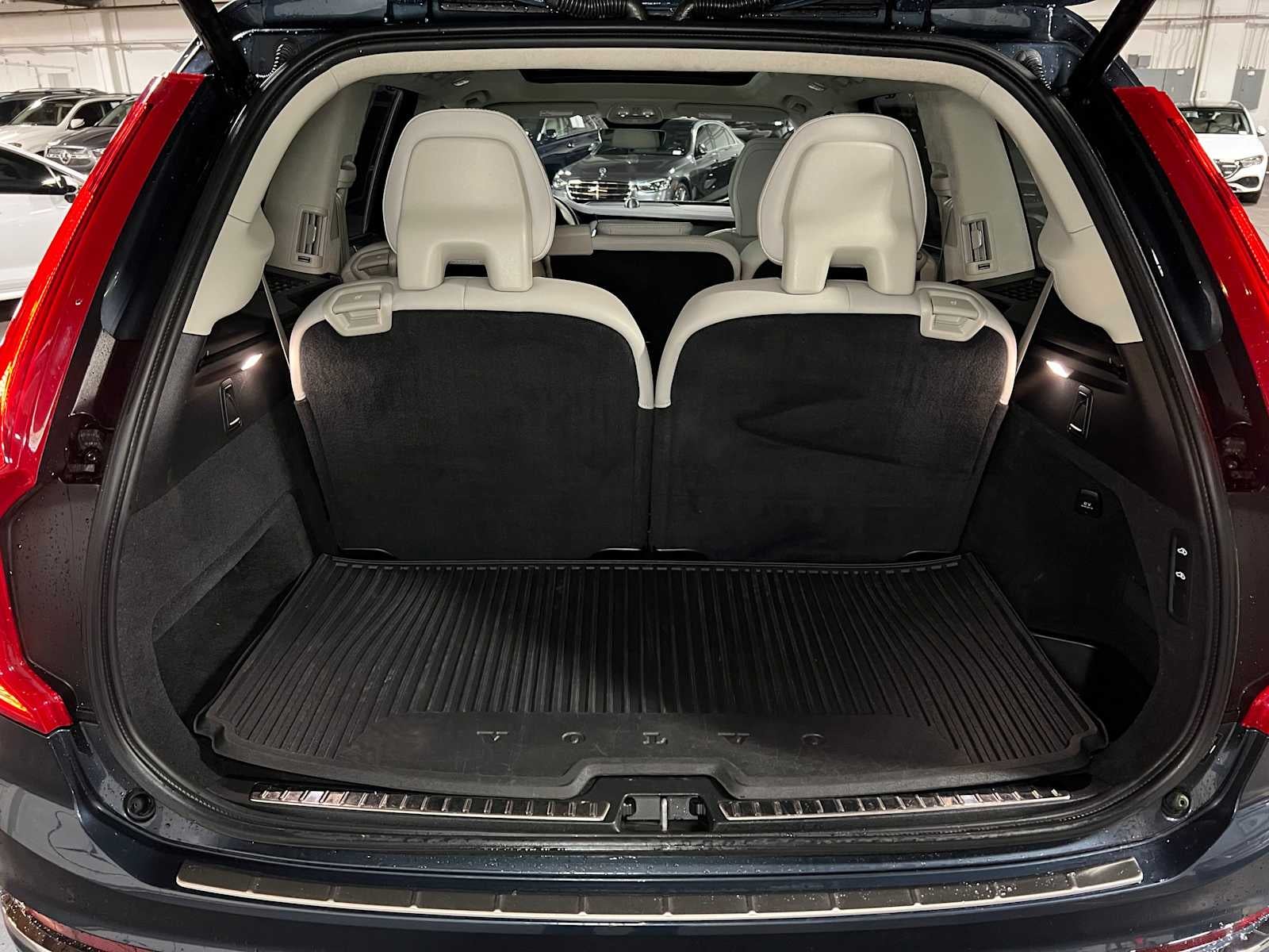 2024 Volvo XC90 Ultimate Bright Theme