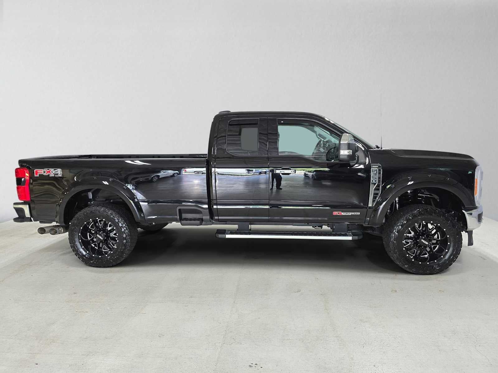 2023 Ford Super Duty F-350 SRW Pickup LARIAT
