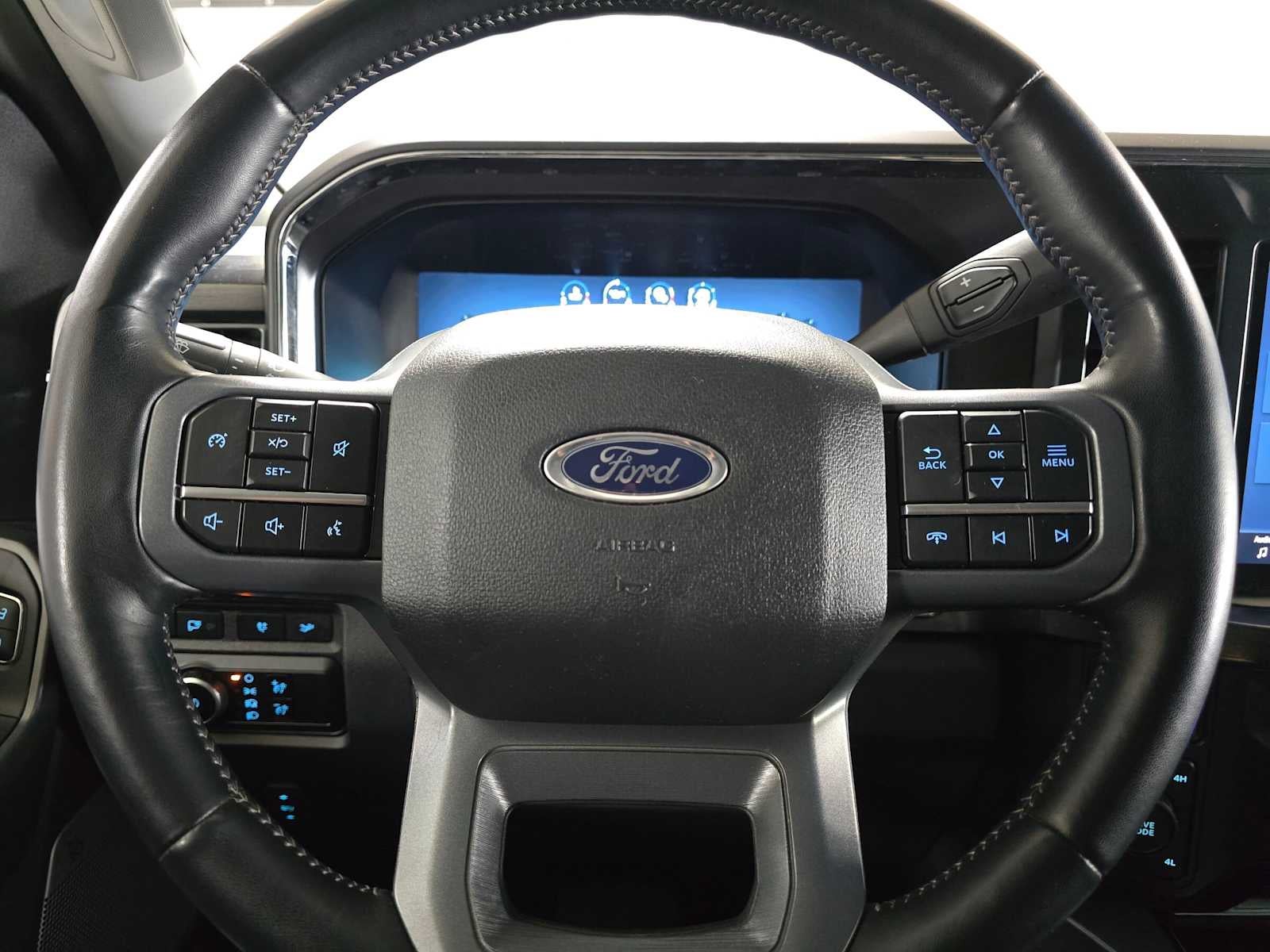 2023 Ford Super Duty F-350 SRW Pickup LARIAT