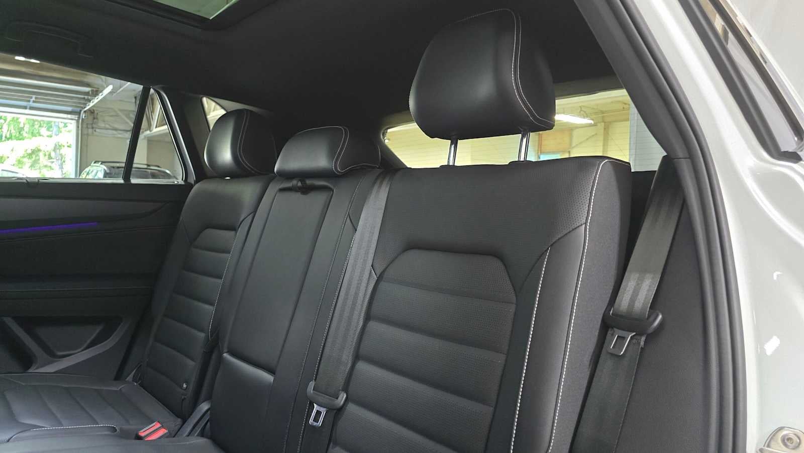 2024 Volkswagen Atlas Cross Sport 2.0T SEL R-Line