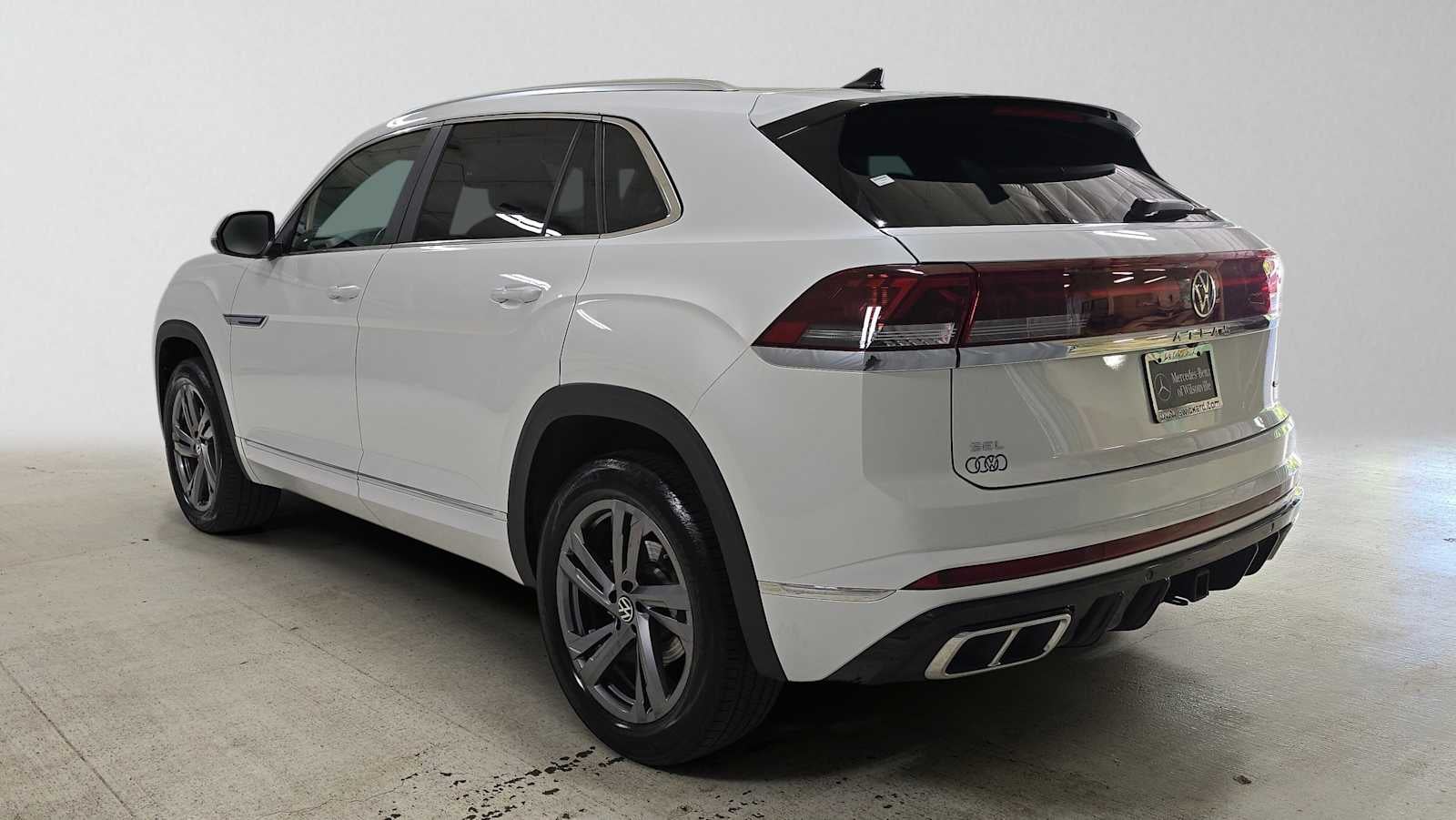 2024 Volkswagen Atlas Cross Sport 2.0T SEL R-Line