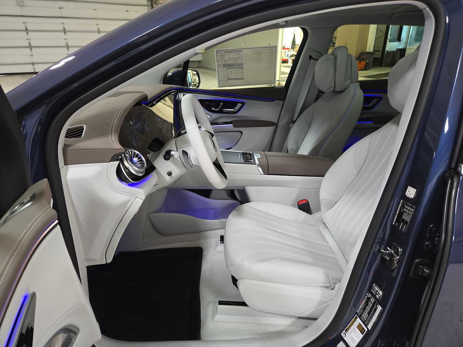 2027 Mercedes-Benz EQS 400 4MATIC® SUV