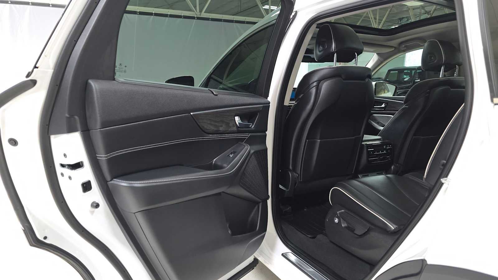 2023 Acura MDX w/Advance Package