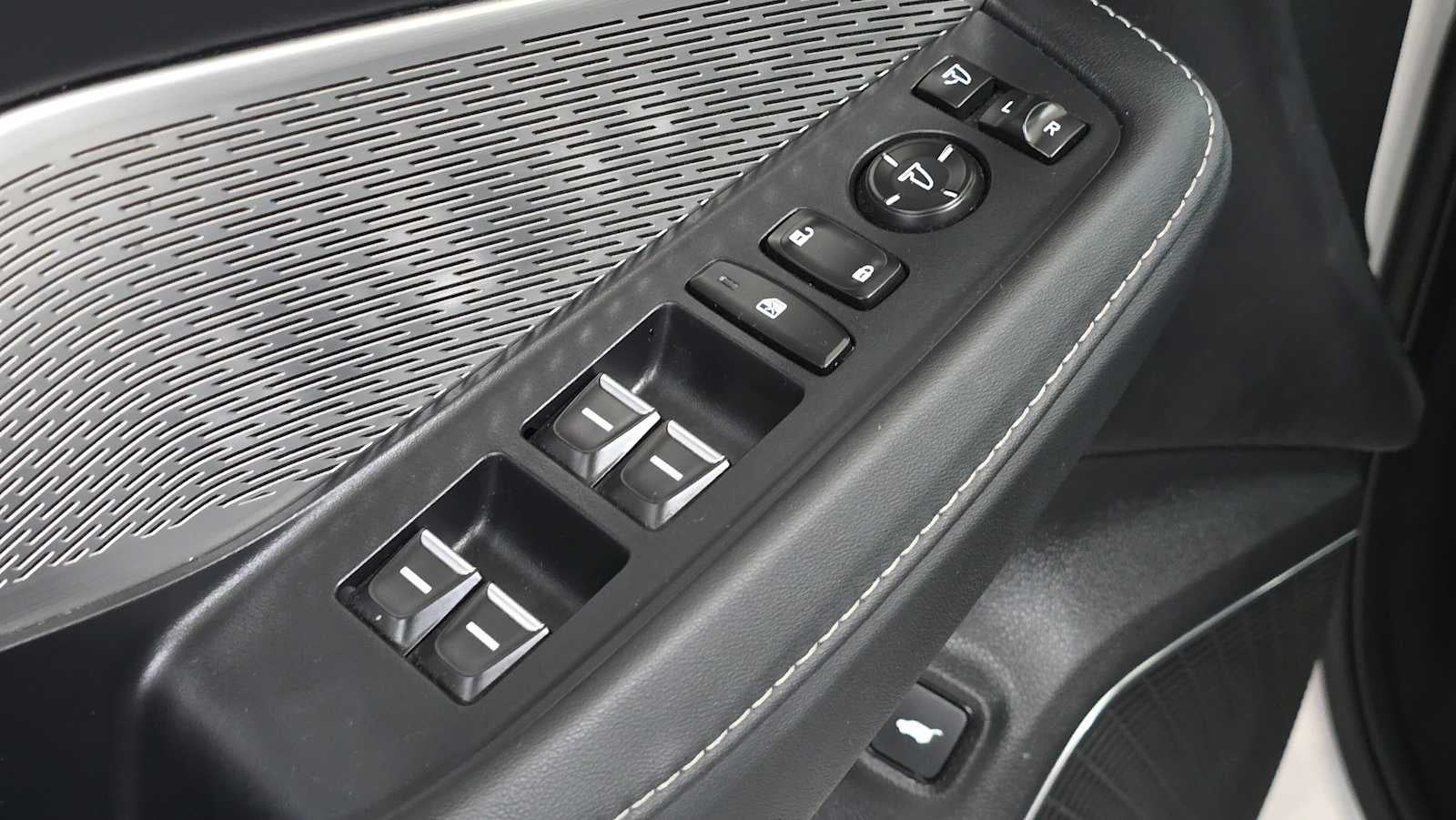 2023 Acura MDX w/Advance Package