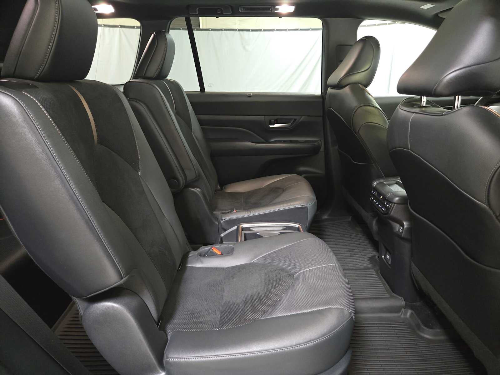 2025 Toyota Grand Highlander Hybrid MAX Platinum