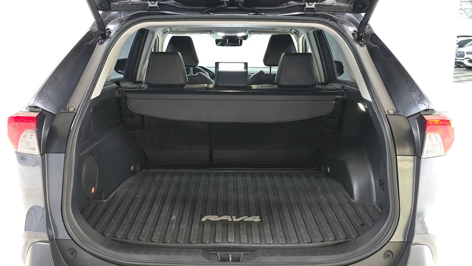 2025 Toyota RAV4 Hybrid XLE Premium