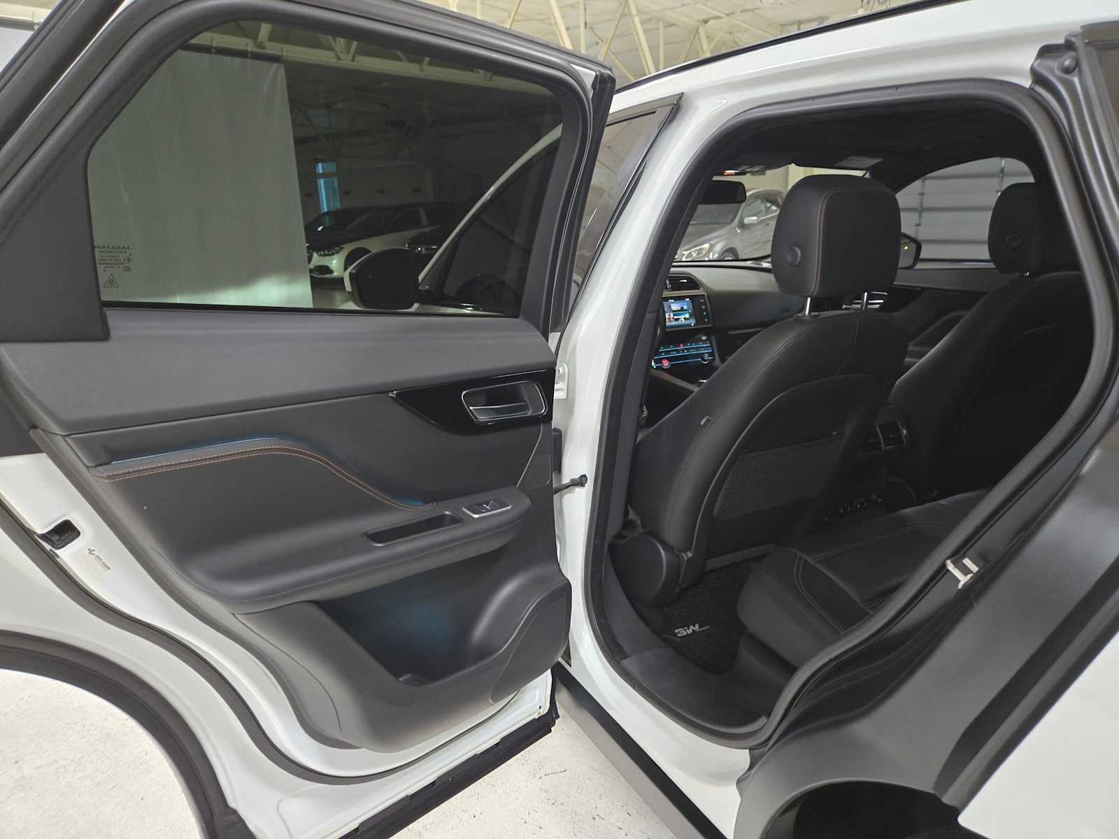 2017 Jaguar F-PACE 35t Prestige