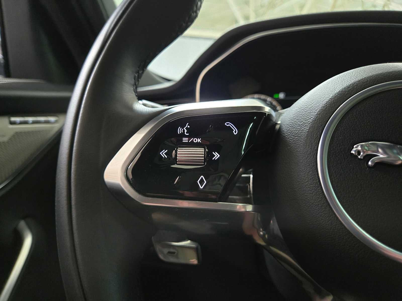 2024 Jaguar F-PACE R-Dynamic S