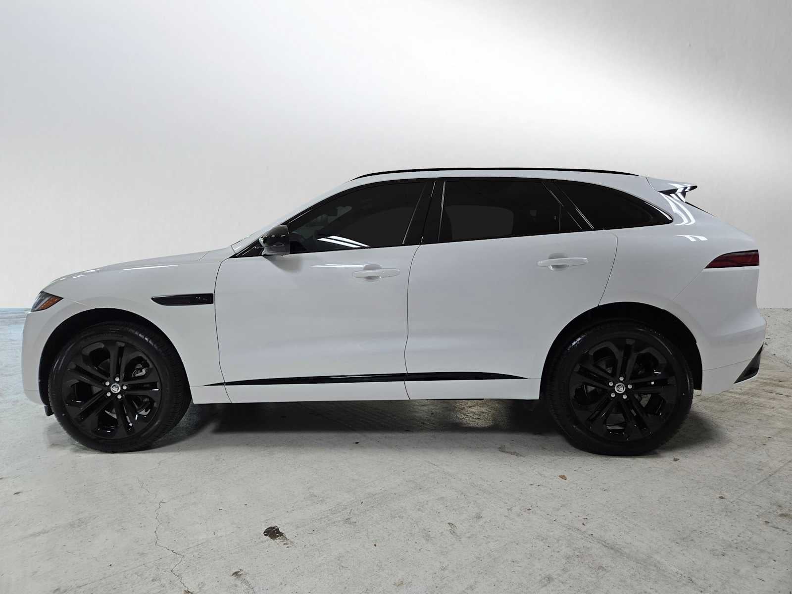 2024 Jaguar F-PACE R-Dynamic S