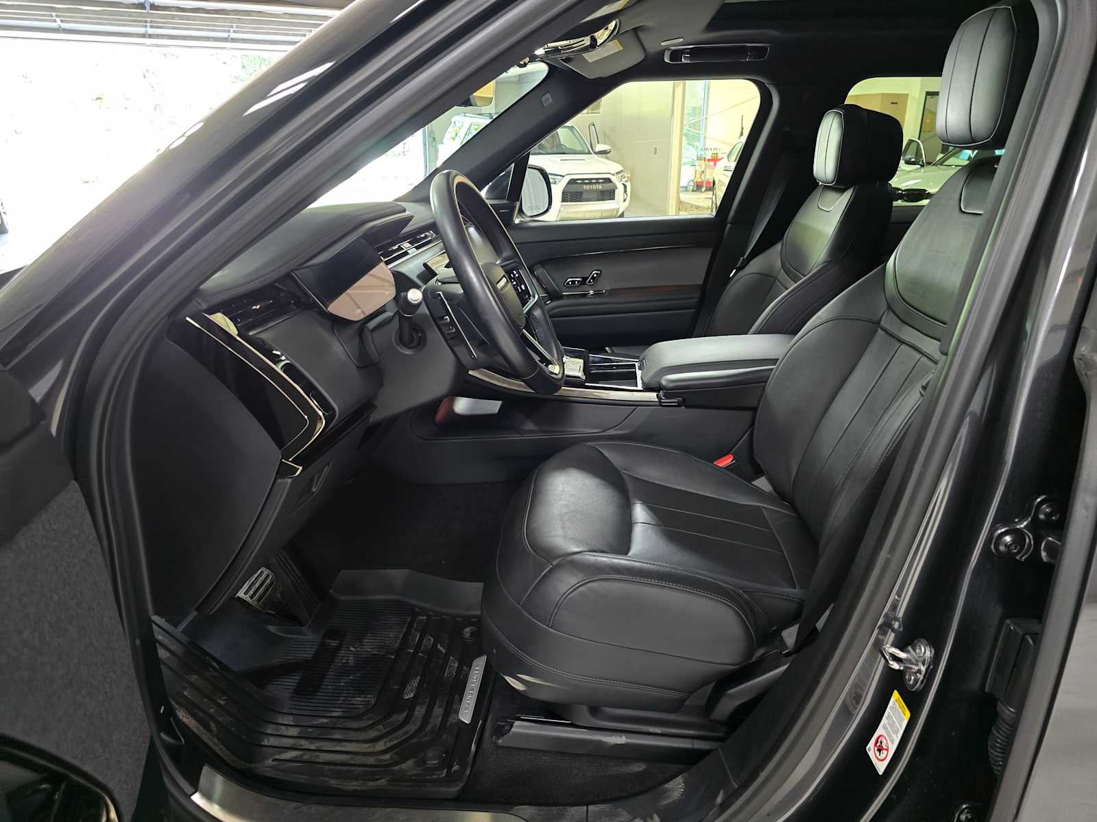 2024 Land Rover Range Rover Sport SE