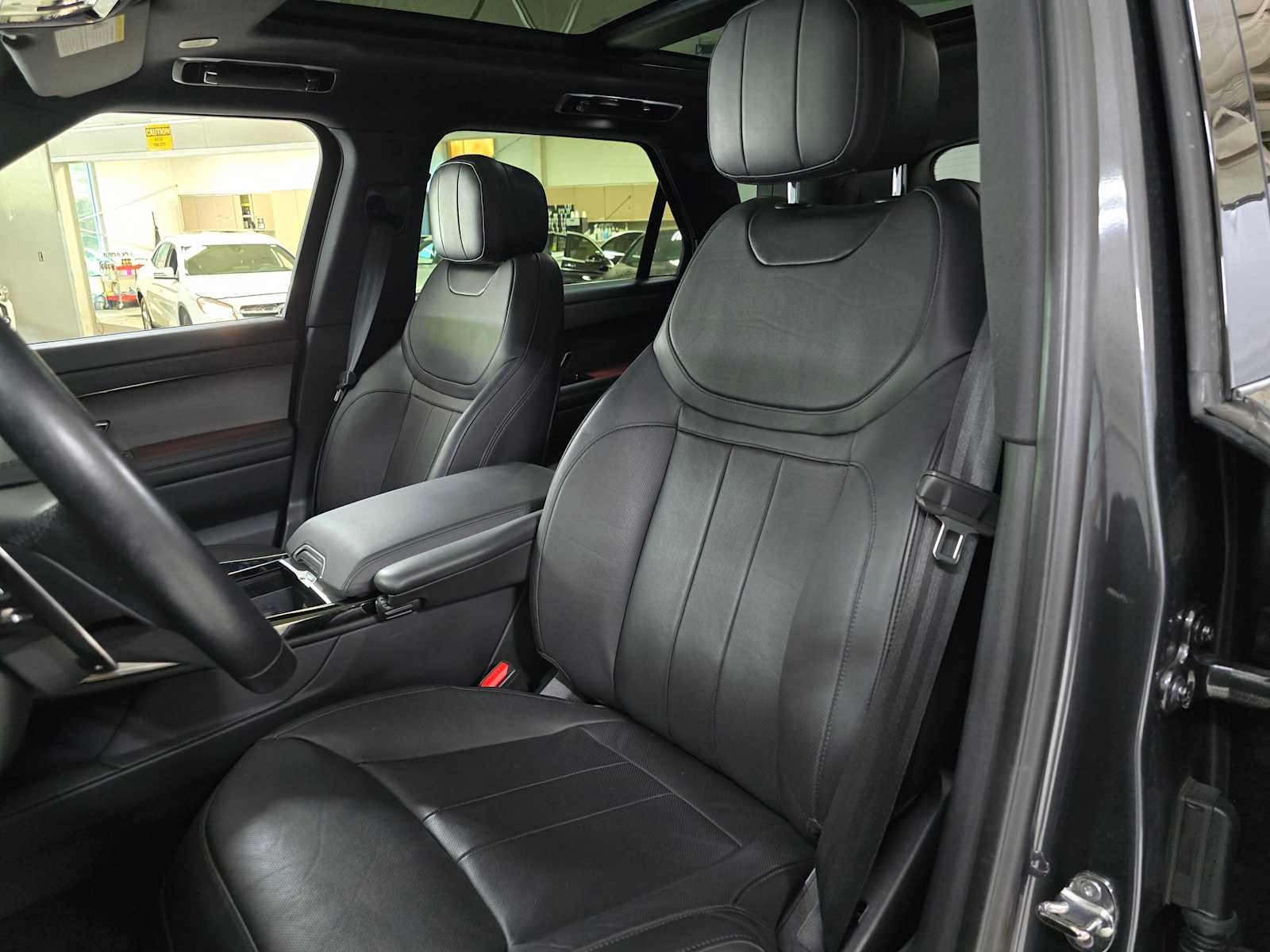 2024 Land Rover Range Rover Sport SE