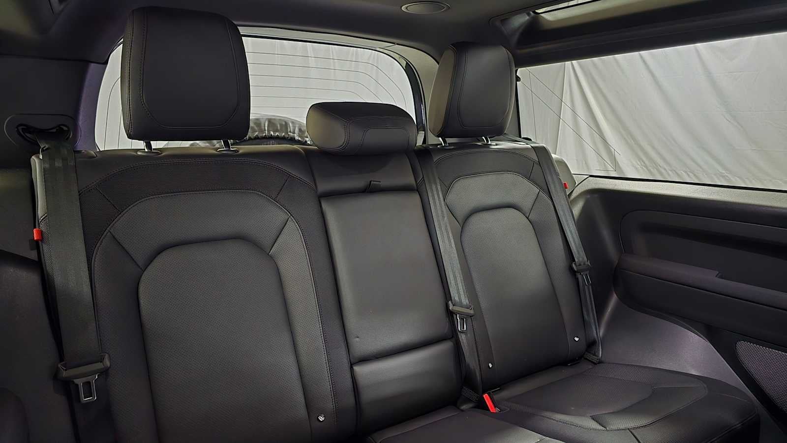 2023 Land Rover Defender X-Dynamic SE