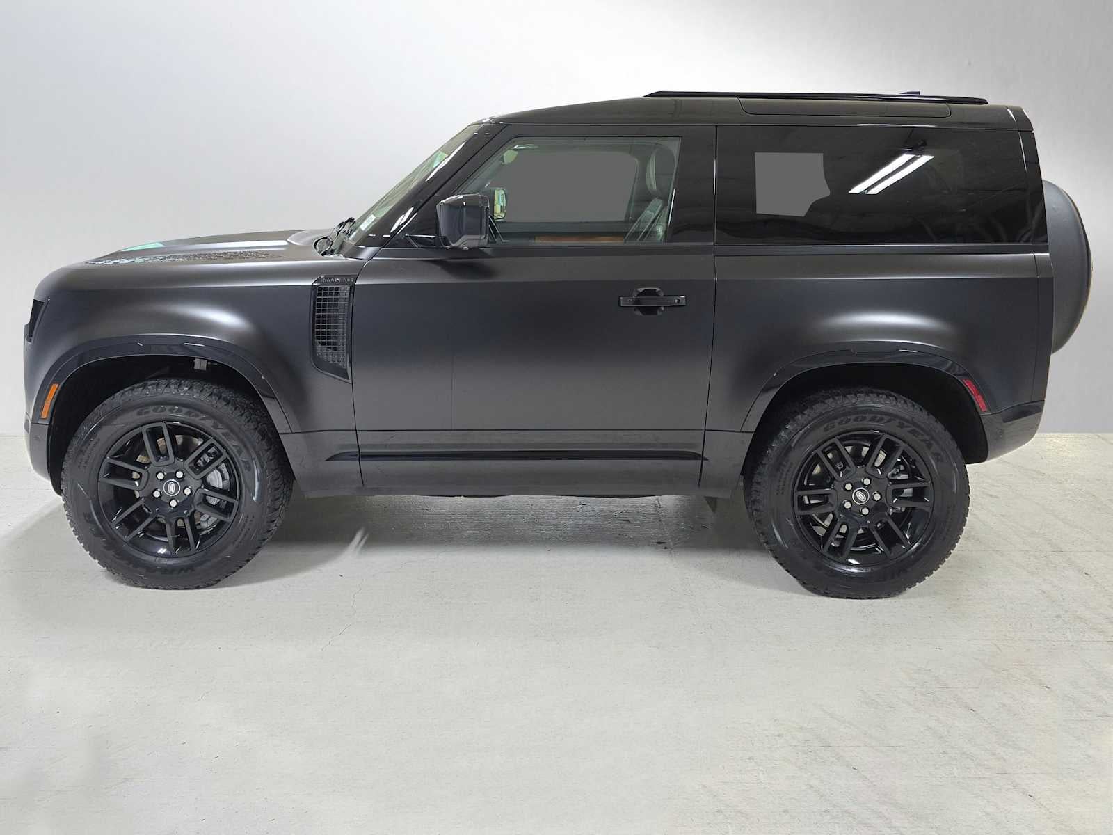 2023 Land Rover Defender X-Dynamic SE