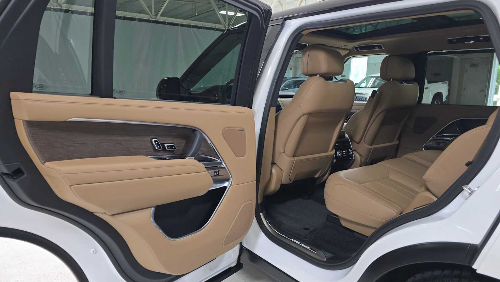 2023 Land Rover Range Rover SE