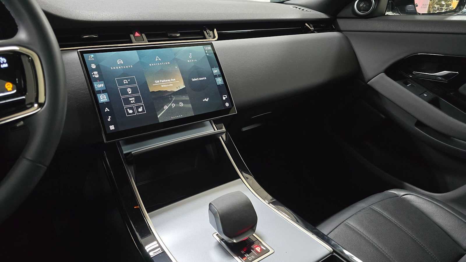 2025 Land Rover Range Rover Evoque Core S