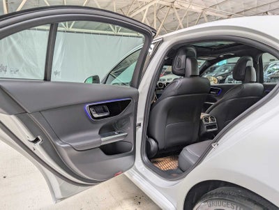 2025 Mercedes-Benz C 300 4MATIC® Sedan