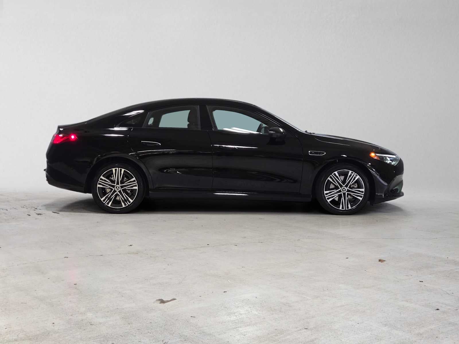 2027 Mercedes-Benz CLA 220 Hybrid FWD