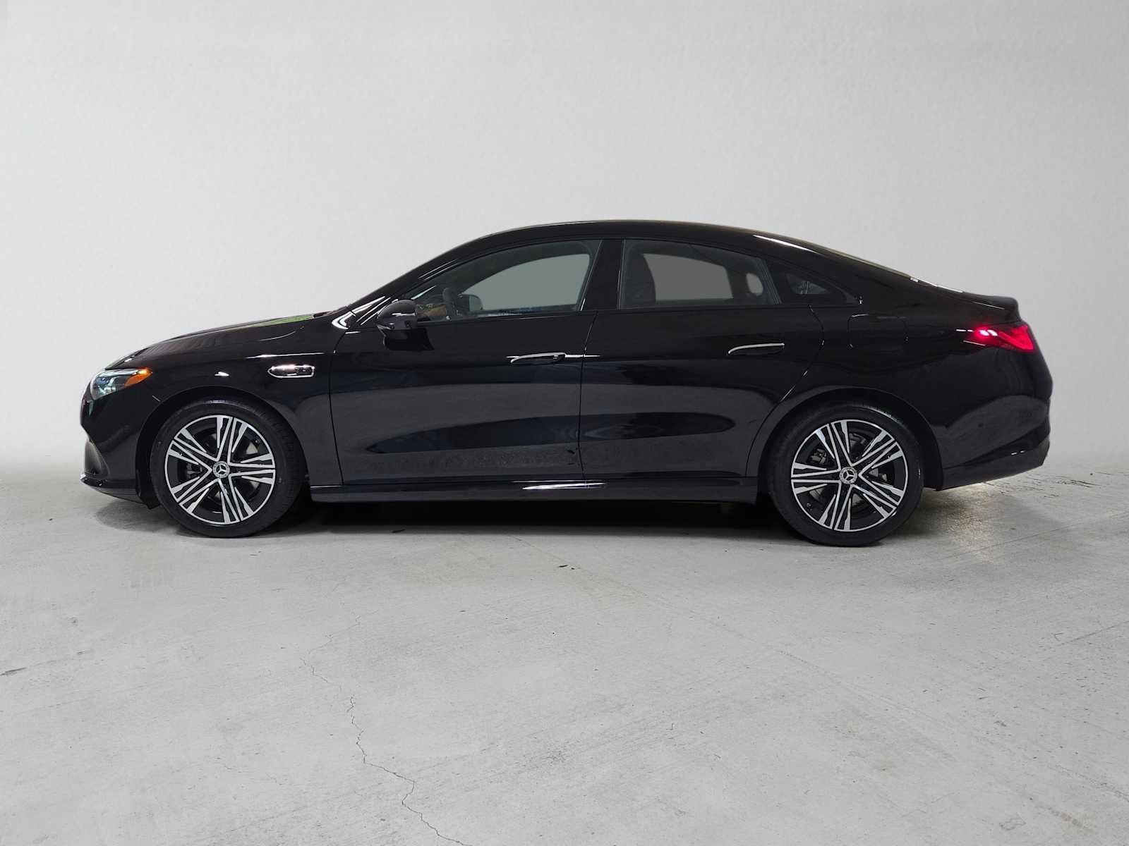 2027 Mercedes-Benz CLA 220 Hybrid FWD