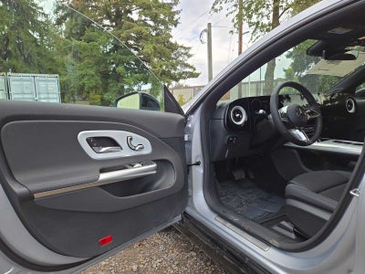 2027 Mercedes-Benz CLA 220 Hybrid FWD