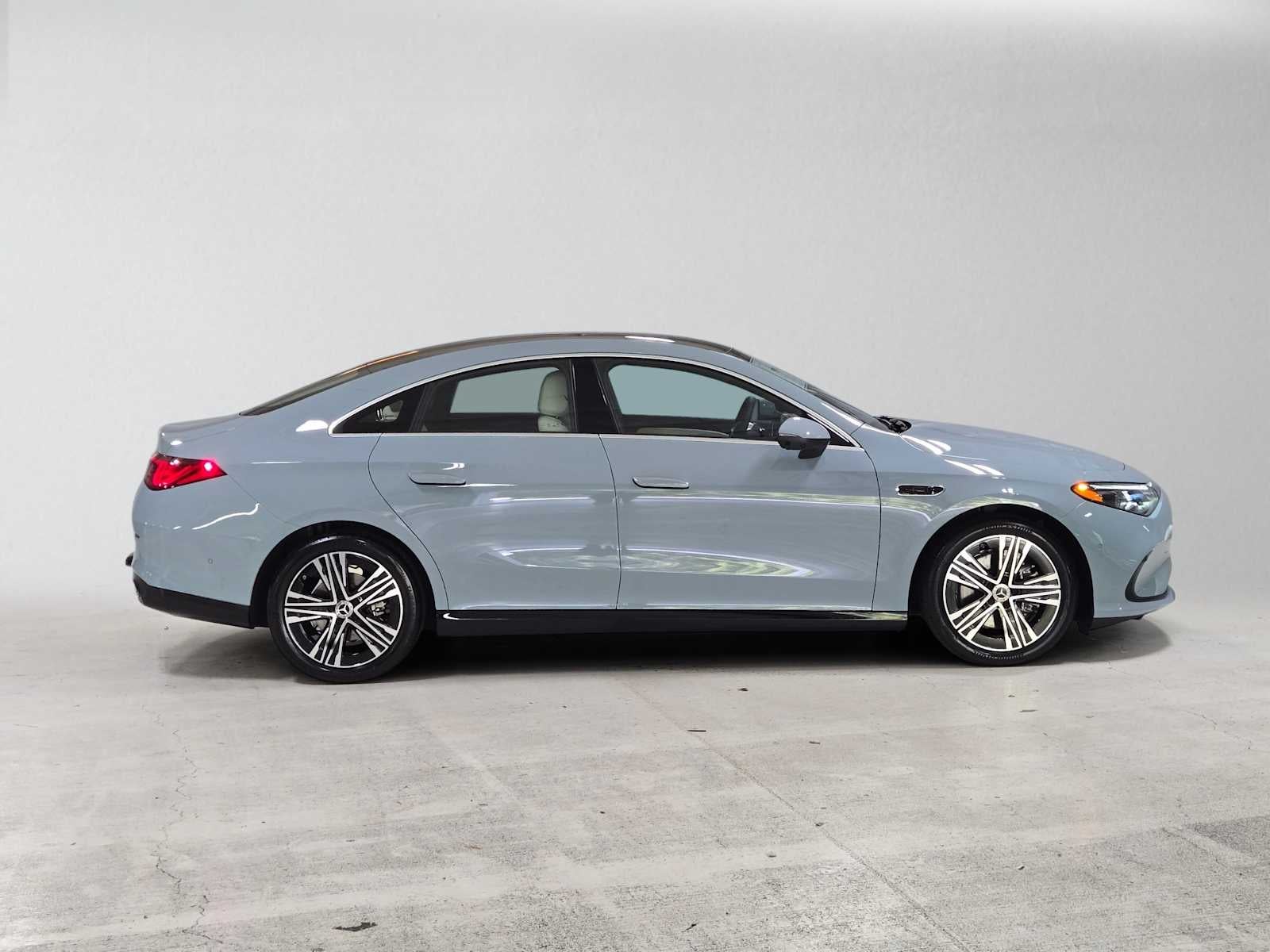 2027 Mercedes-Benz CLA 220 Hybrid FWD