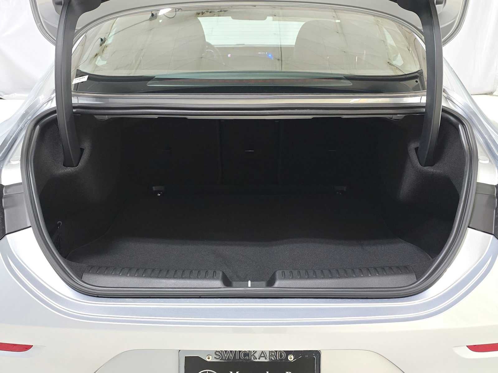 2027 Mercedes-Benz CLA 220 Hybrid FWD