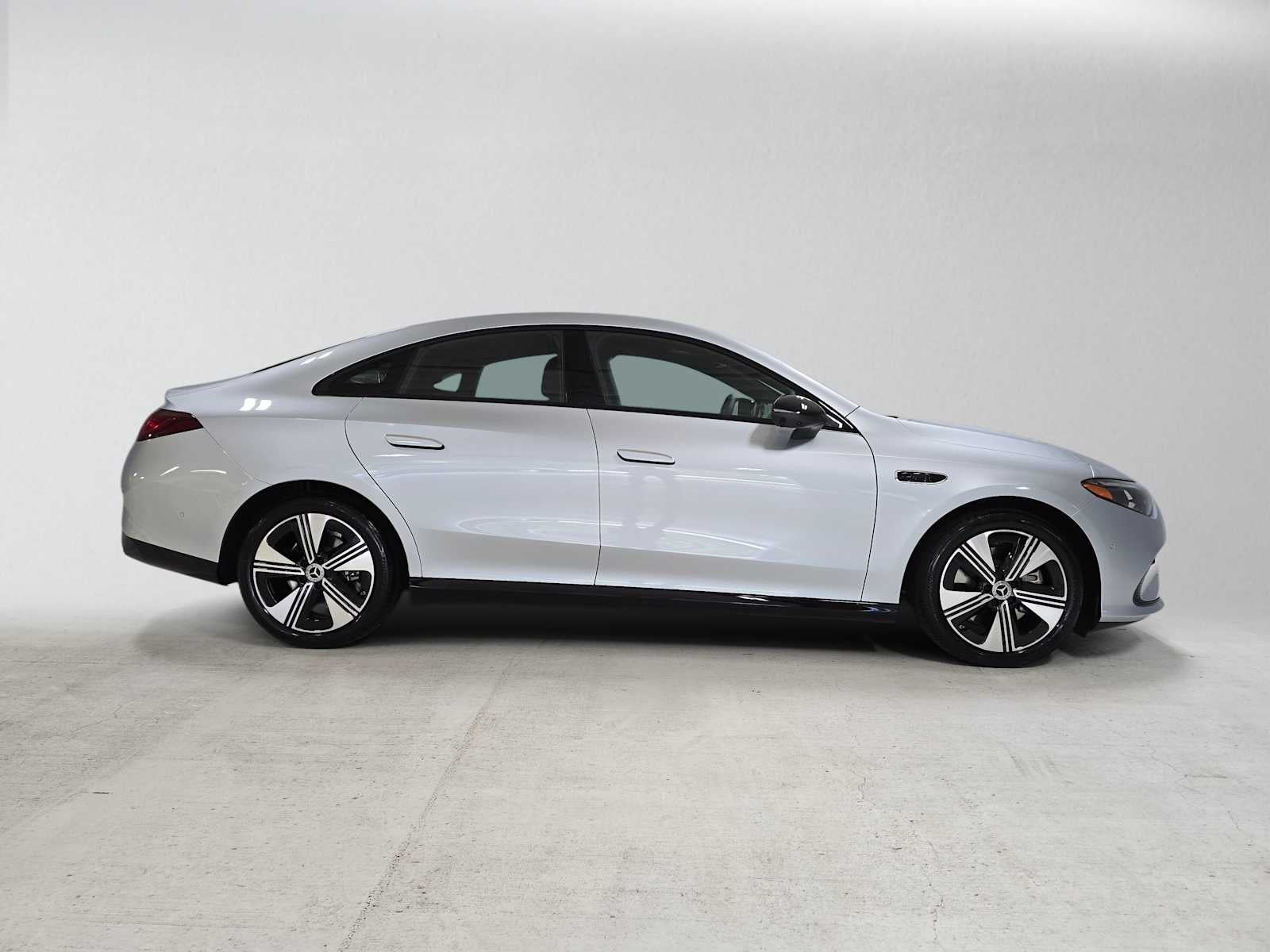 2027 Mercedes-Benz CLA 220 Hybrid FWD