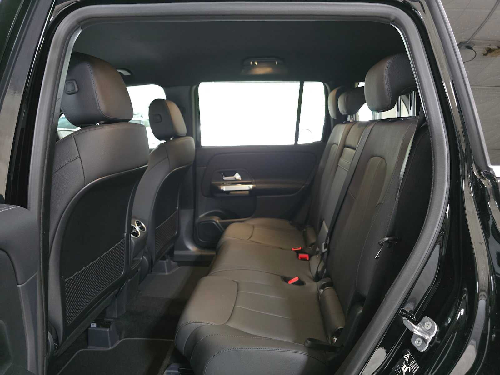 2026 Mercedes-Benz GLB 250 SUV