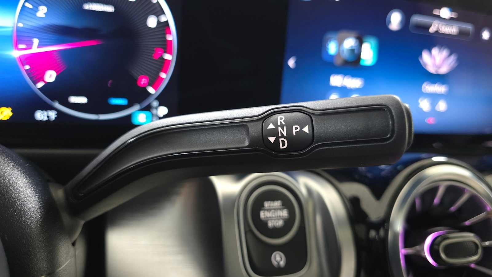 2025 Mercedes-Benz GLB 250 4MATIC® SUV