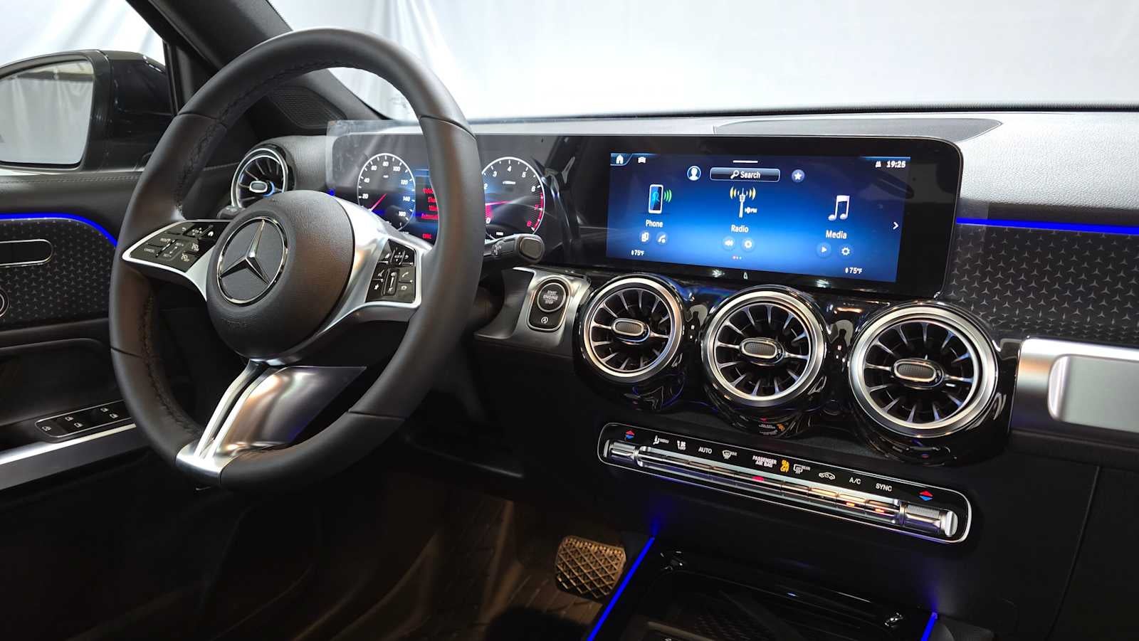 2026 Mercedes-Benz GLB 250 4MATIC® SUV