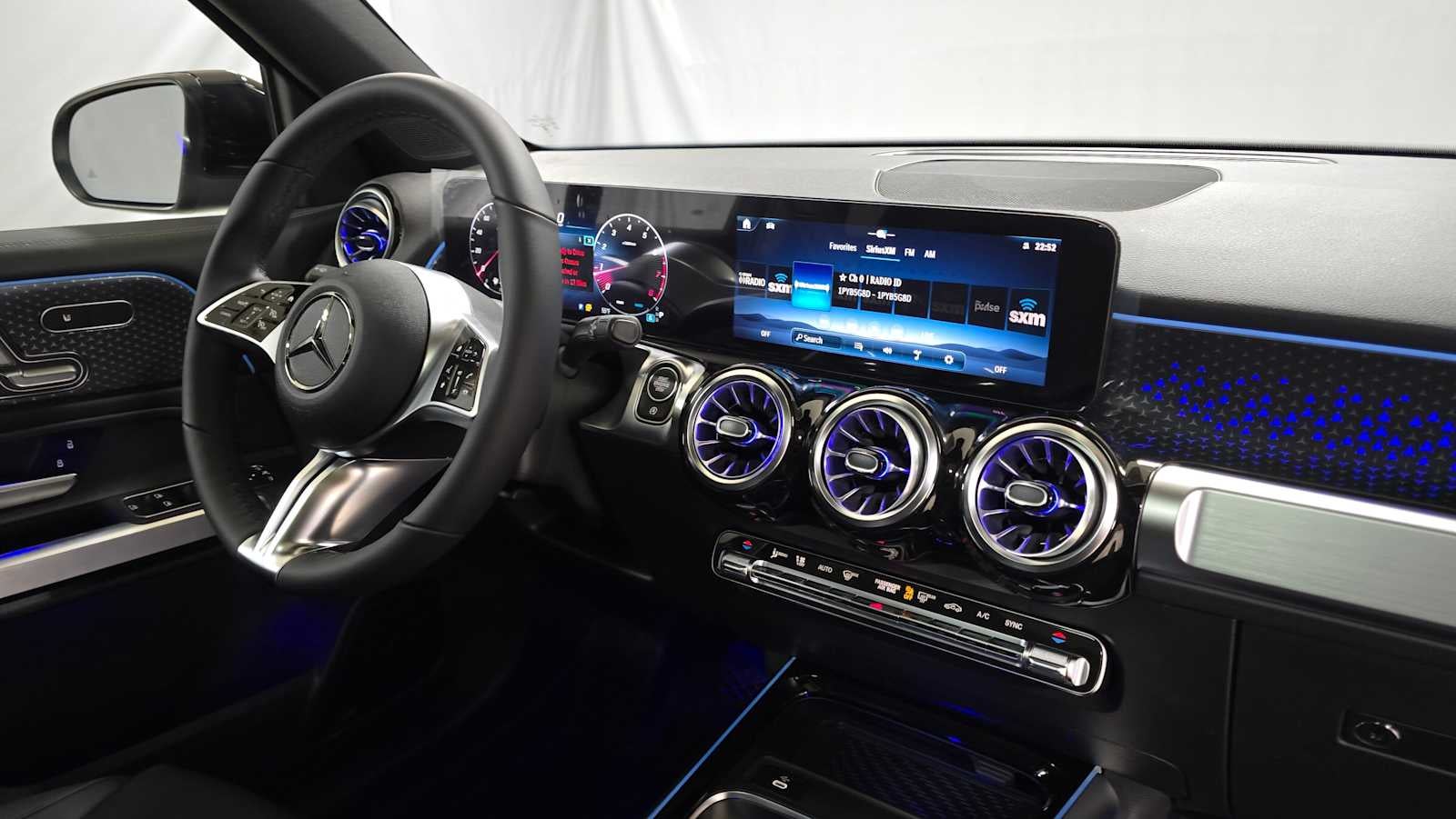 2026 Mercedes-Benz GLB 250 4MATIC® SUV