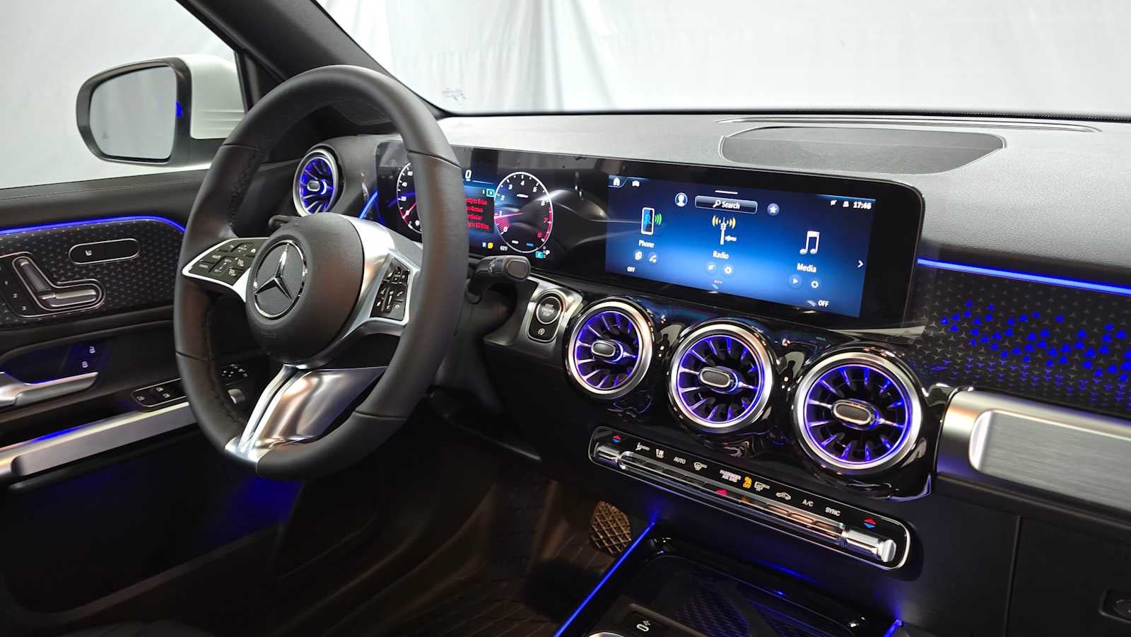 2026 Mercedes-Benz GLB 250 4MATIC® SUV